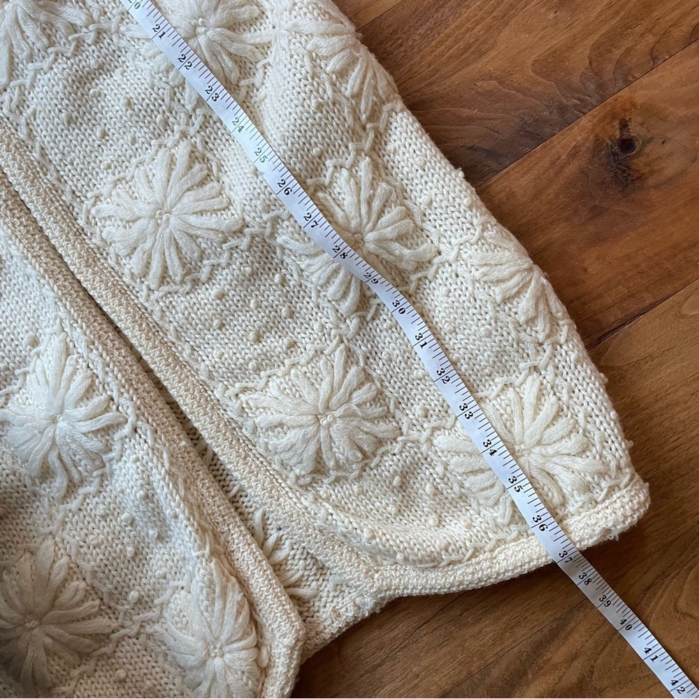 Vintage Cream Flower Textured 100% Wool Duster Long Open Cardigan size Medium - Picture 11 of 12